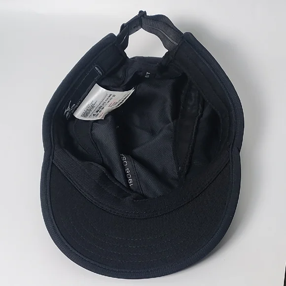 Mizuno Black Cap with Silver Accents - Picture 5 of 8